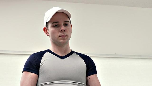 Daddybottom nailed by top twunk after workout