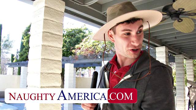 мастер получает по полной и кончает в рот