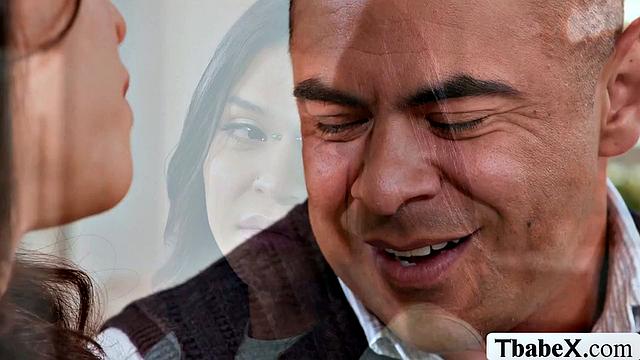 Антонелла Морена - трахаю в попку транса-няню у себя дома с аналом и минетом от зрелой красавицы-транссексуалки.