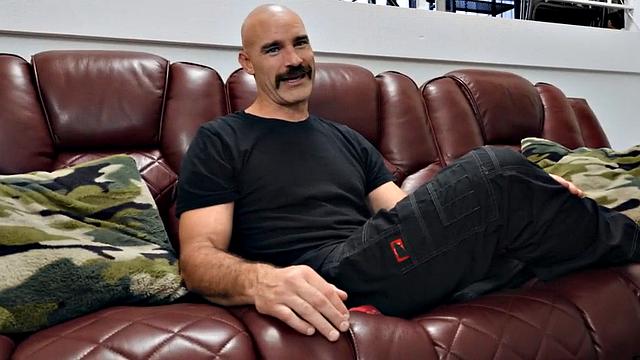 Petite babe penetrated by big hard dick in wet pussy