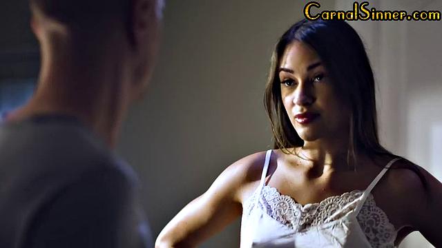 Roundass slut bouncing on BF's dick