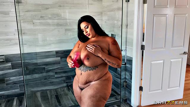 Dildo Showers Bring Big cocks