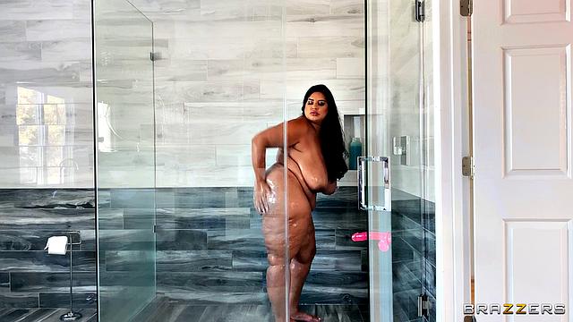 Dildo Showers Bring Big cocks