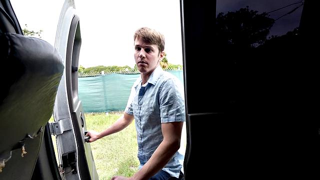 Pulled straight amateur stud fucks in public van outdoor