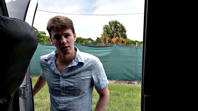 Pulled straight amateur stud fucks in public van outdoor