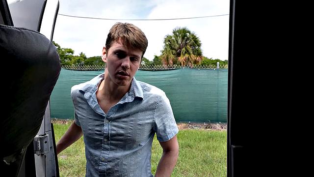 Pulled straight amateur stud fucks in public van outdoor