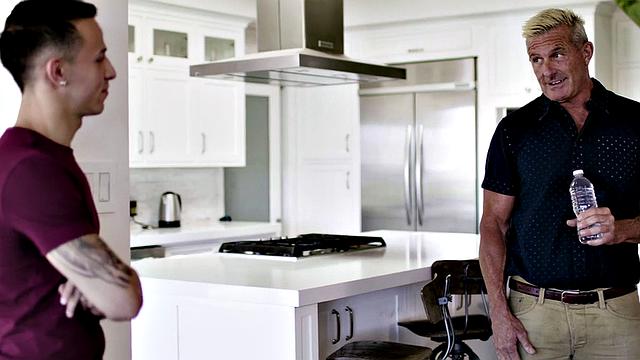 Rimmed jock sprays after breeded by hunky handyman