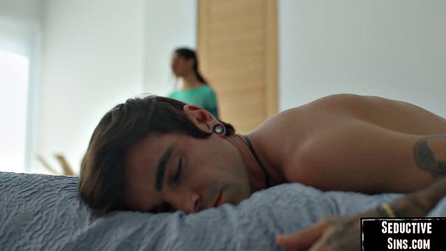 Blonde babe gets cuntsmashed