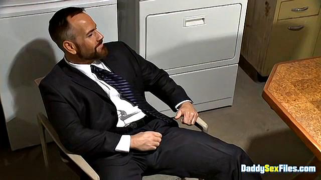 Колин Стил, Брайан Слейтер, Дэвид Чейз и Мэттью Форд в подвале Cock Club Buddies