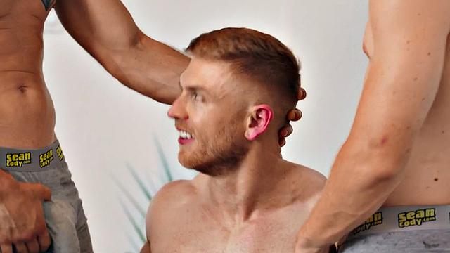 Muscled eager jock loves 3way after assfucking