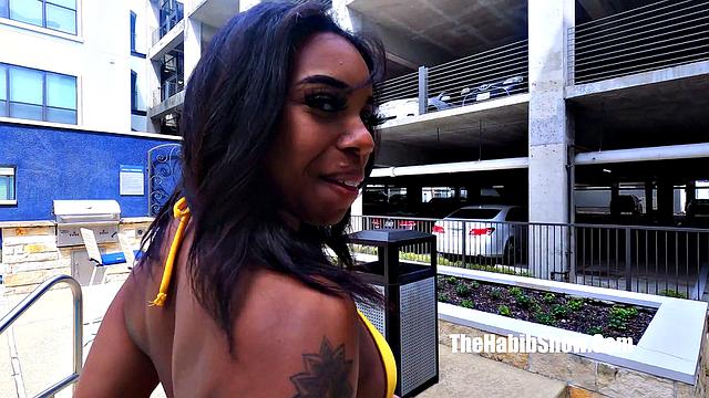 she likes nothing but anal vivianne fucks bbc in ah bonnet