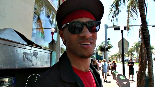 Nubian picked up thug fucks white gay in bus