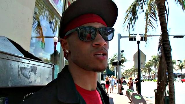 Nubian picked up thug fucks white gay in bus