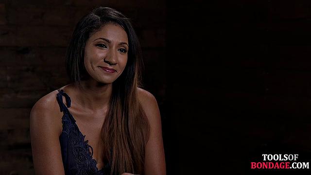 Bigass submissive pussytoyed