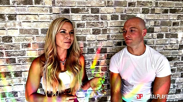 Айдра Фокс и Зак Уайлд разминаются на коврике - леггинсы, секс и никакой скуки во время карантина!