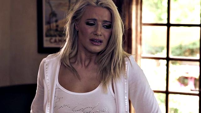 Stunning lesbian babe scissoring in 3-way with BFFs