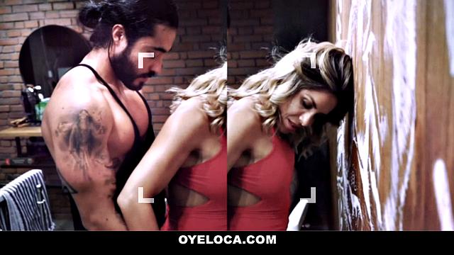 латинка со смешной попкой скачет на члене и пускает слюни