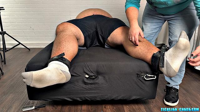 Orlando: The Masked Giant Gets Tickled - The Masked Giant & Matt