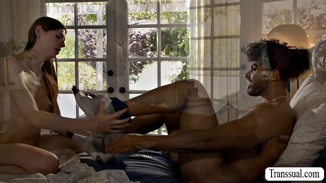 Я даю тебе меня трахать, когда это приятно