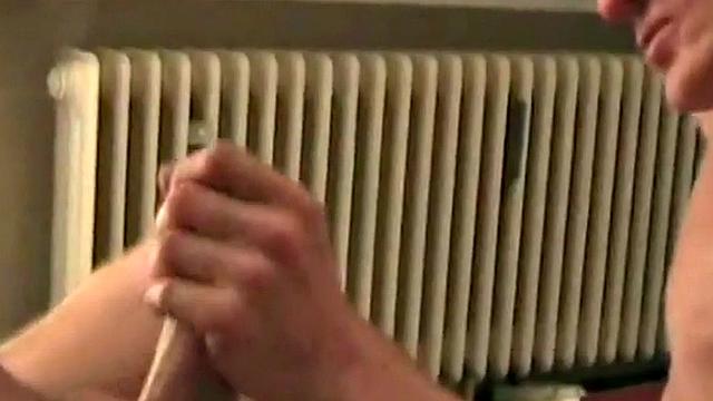 немецкий жеребец жарко прёт в тугую жопу крупным планом