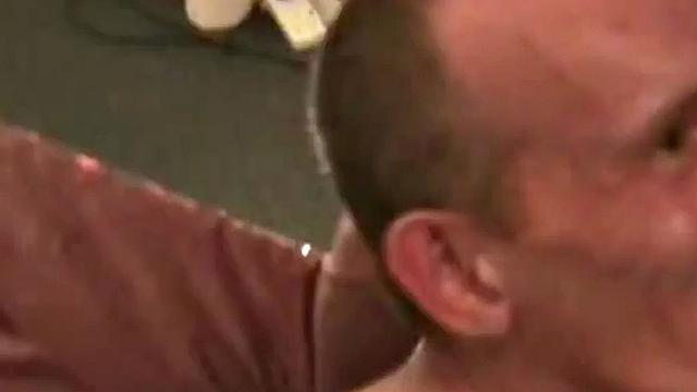 Amateur German barebacked in skinny hole in closeup