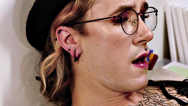 Artist barebacked by stud cock till cum on glasses