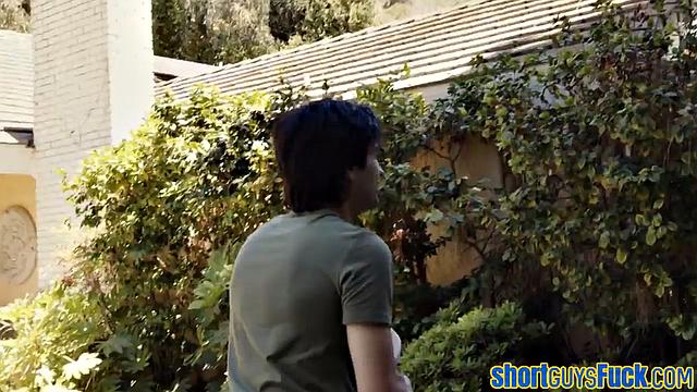 Pocket-sized lad drilling MILF's cunt