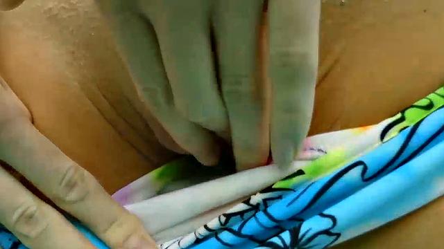 Pussyjob In the Pool