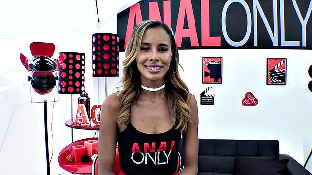 Kylie's Mood For Anal