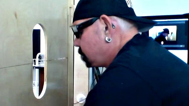 Thick Dick Gloryhole Suck Off