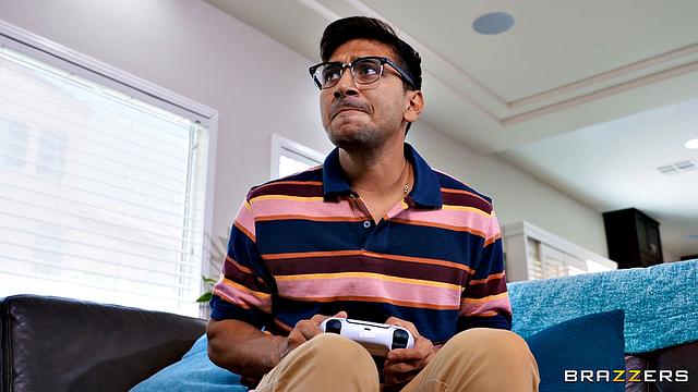 Nerd Gamer Wins Pussy