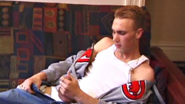 Tye uses a sex toy to stroke his cock