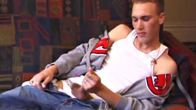 Tye uses a sex toy to stroke his cock