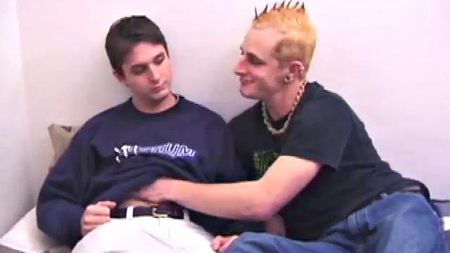 Джейми показала, как сосать у Торка - и под конец лицо с подарком, классика жанра