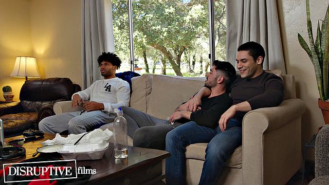 апокалипсис наступил, а парни решили отпраздновать анальным сексом