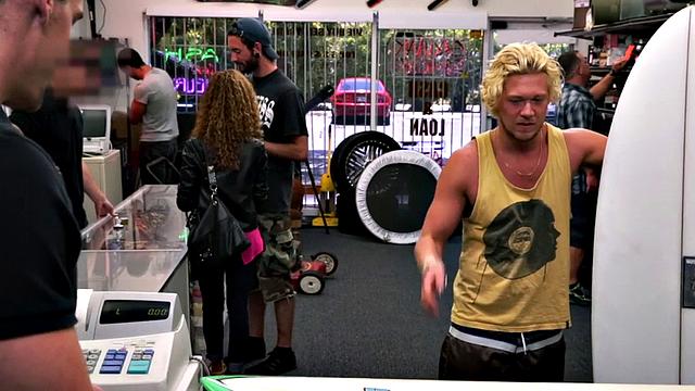 Amateur gaypawn assfucked in 3some after BJ