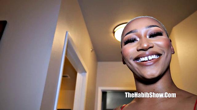 Chicago's Big-Titted Daphne gets her curvy body oiled up before some homemade fun