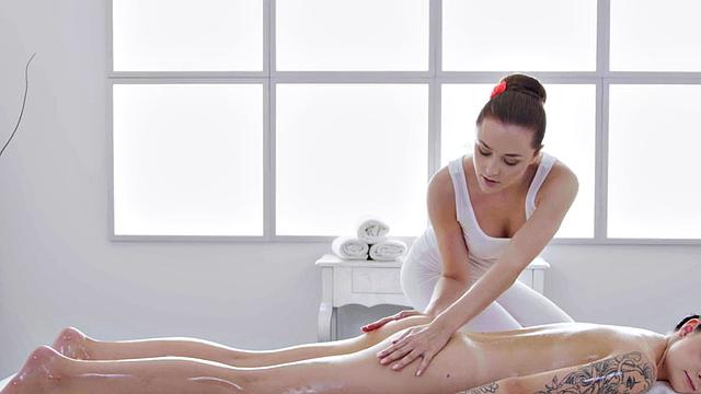 WAM lesbian babe licked in 69 massage by masseuse