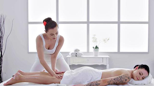 развеселая лесбийская маська: 69, масло и охота на клитор