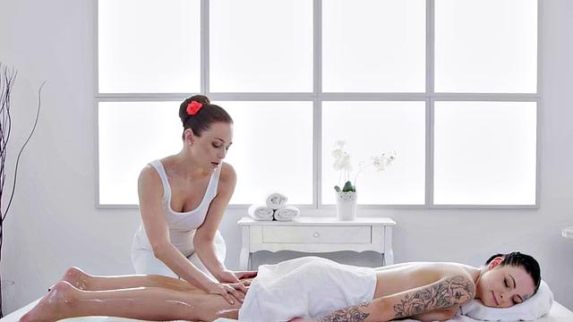 развеселая лесбийская маська: 69, масло и охота на клитор