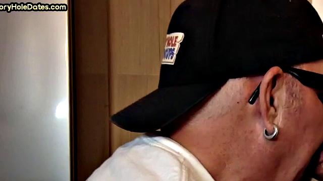 Homemade gloryhole gaydaddy sucks cock in closeup