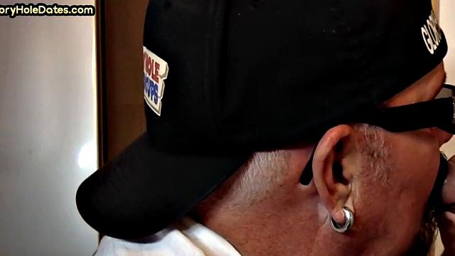 Homemade gloryhole gaydaddy sucks cock in closeup