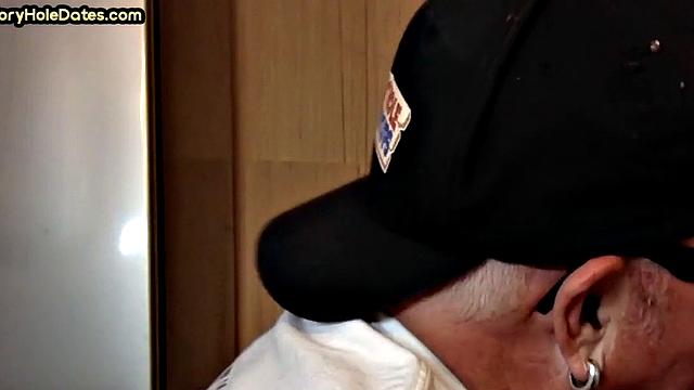 Homemade gloryhole gaydaddy sucks cock in closeup
