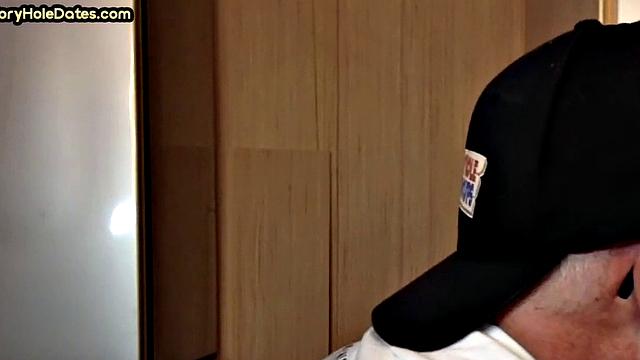 Homemade gloryhole gaydaddy sucks cock in closeup