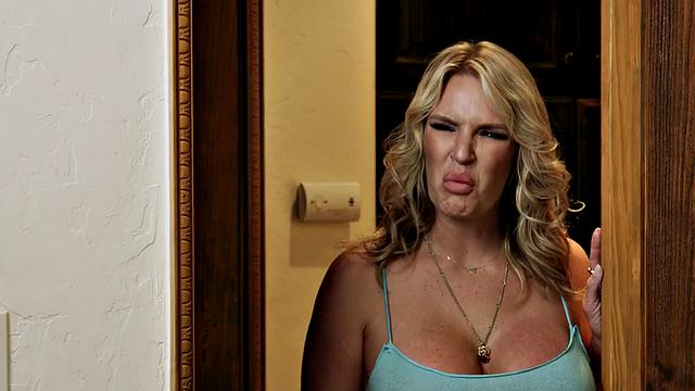 зрелая с грудями скачет на члене и стебётся весь акт