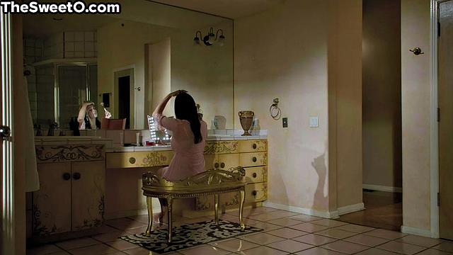 Большегрудая любит скакать на члене, пока парень не устал притворяться жеребцом.