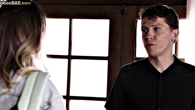 Facial loving babe gets 3way smashed after deepthroat