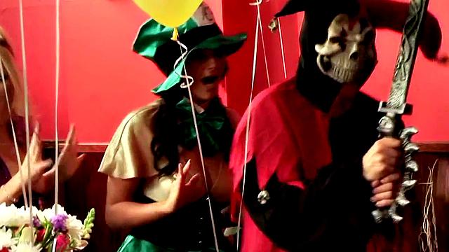 Big Tits Alice in Sex Wonderland