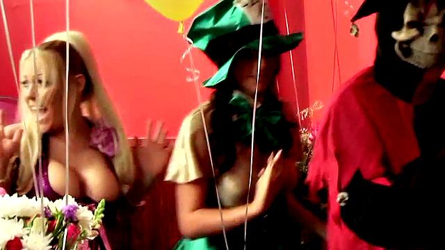 Big Tits Alice in Sex Wonderland