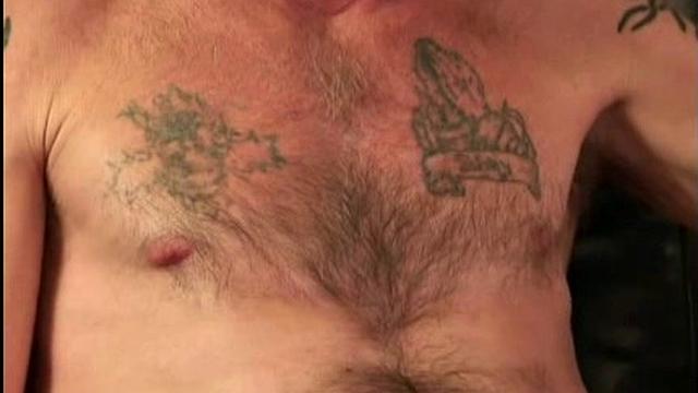 This good old north Georgia country boy came to Atlanta to finish out his parole. A father of 5, he is a 48 year old, 5' 9", 150 pound roofer. Jeff says he's just a good old country boy that loves to bust a nut.